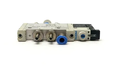 VUVG-L10-M52-RZT-M7-1P3,VAVE-L1-1H2-LR,566482 | Festo VUVG-L10-M52-RZT-M7-1P3 Air Solenoid Valve w/ VAVE-L1-1H2-LR Sub-Base - Used