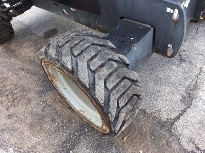 USED 2015 Genie Z-62/40