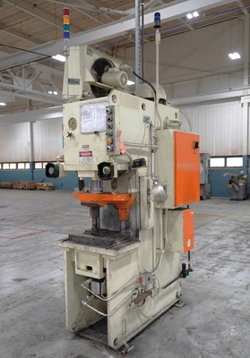 USED 2000 GREENERD PRESSES GREENERD HCA-40-30R8 PRESS