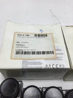 Siemens 3SB3 000-0AA11 Push Button Black Momentary 1-4/3-6mm (Lot of 9)