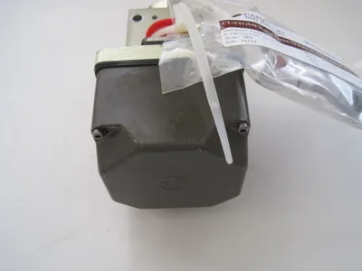 SCHNEIDER HVM 027-005-1200-OB SERVO VALVE VICKERS HVM0270051200OB