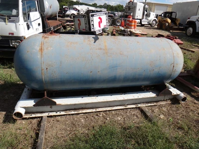 Air Tank 3' X 9' (Skidded)