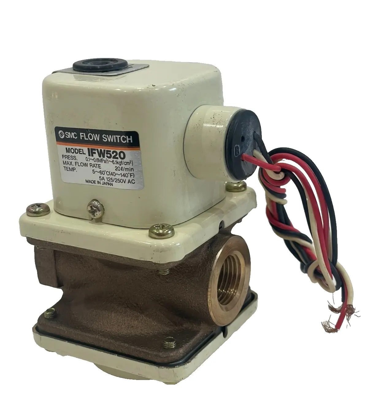 NEW SMC IFW-520 FLOW SWITCH IFW520