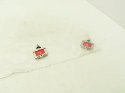 Allen Bradley 440T-AKEYE10EB Guardmaster Trapped Key Interlock Key Eb  Lot of 2