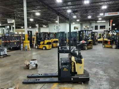 USED 2023 HYSTER B60ZAC2