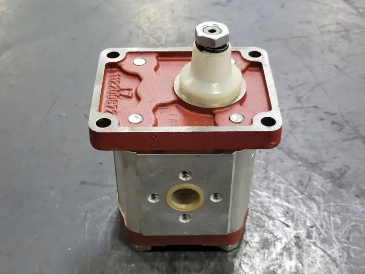 Used 2010 SALAMI 2PE19S-P28P1 Parts (Hydraulics and Pneumatics) British Columbia CA | Lenmark #265110