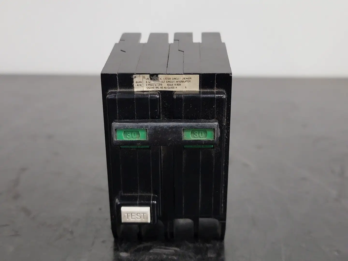 USED BRYANT BR230