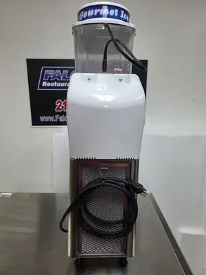 Used Bunn Bunn 39800.0100 Ultra-1 White/Stainless Frozen Drink Slushy Machine - 120V Slushie Machines Illinois US | Falcon Restaurant Supply #1373515