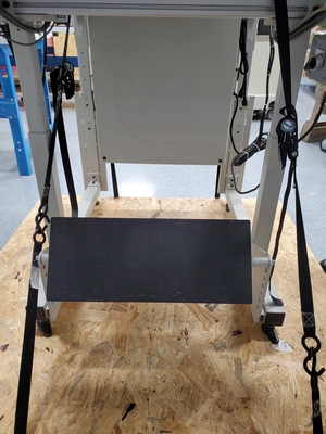 USED UIC - UNIVERSAL INSTRUMENTS CORP 44" LIFTGATE CONVEYOR
