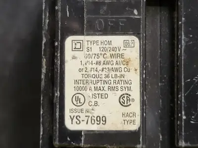 USED SQUARE D HOM220