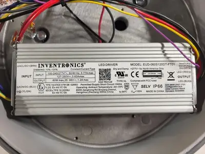 NEW CROUSE-HINDS VMVL-3-UNV1-S890