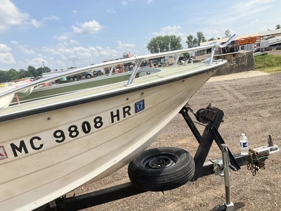 USED 1972 STARCRAFT MARINER