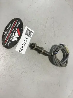 USED BALLUFF BES 516-325-SA56