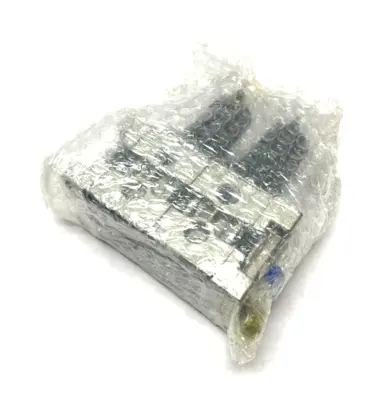 NEW SMC MODULAR DUAL-REGULATOR MANIFOLD 1/4" NPT