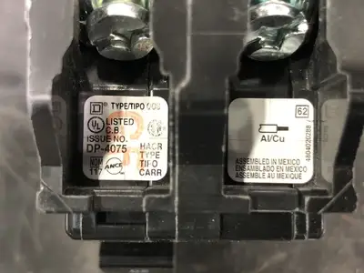 USED SQUARE D QOB220