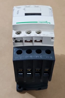 NEW Schneider Electric LC1DT32DB