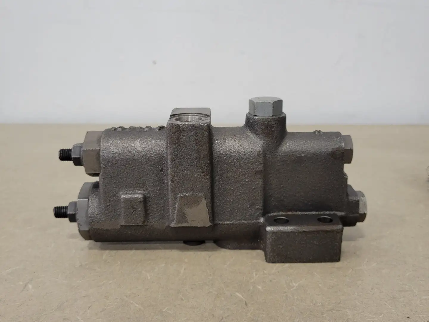USED EATON 10F167