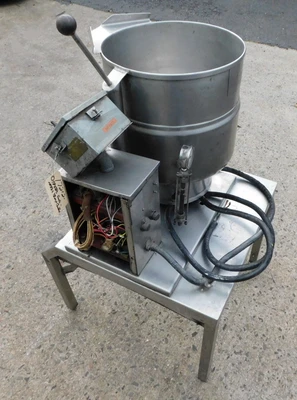 USED GROEN TILTING KETTLE TDB/7-40