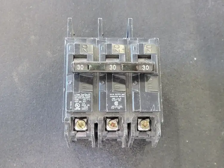 Used SIEMENS BQ3B030 Switchgears British Columbia CA | Lenmark #243122