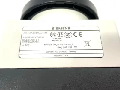 USED SIEMENS COMMAND DEVICE ENCLOSURE, LARGE BLACK MOMENTARY PUSHBUTTON