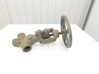 Velan No 376 F11 Globe Valve Y-Pattern 2" Socket Weld 1500psi Rising Stem