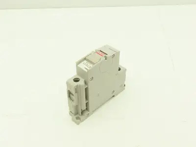 IDEC NC1V-1100 5 Amp Circuit Protector 1 Pole A Curve 250VAC/65VDC Lot of 7