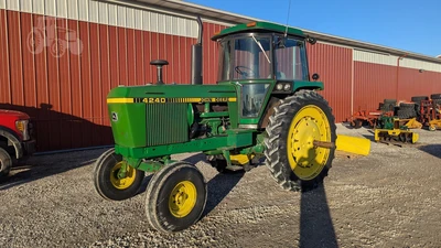 USED 1979 JOHN DEERE 4240