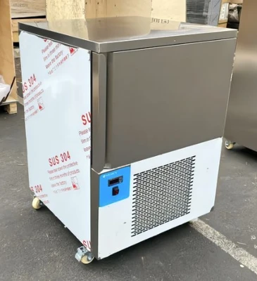 171-0060 122 Liter Blast Chiller