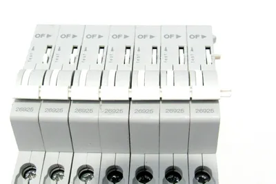 LOT OF 7 NEW SCHNEIDER ELECTRTIC 26925 AUXILIARY SWITCH