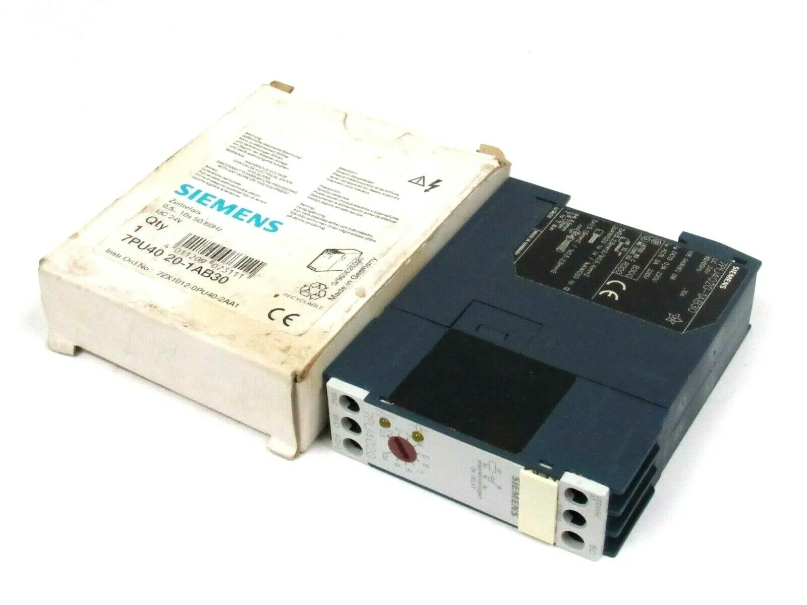 NEW SIEMENS 7PU40 20-1AB30 TIME RELAY 7PU40201AB30