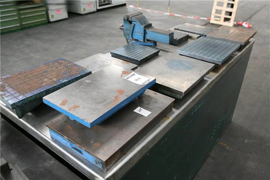 Cast iron surface plates
