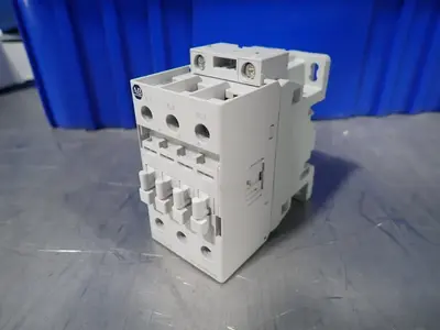 NEW ALLENBRADLEY 100E30EJ00