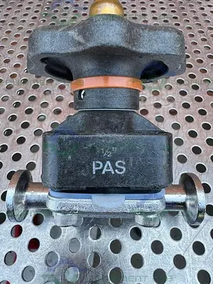 USED ITT PURE FLO 5-316L-RA25MAX DIAPHRAGM VALVE W/ 1/2" SANITARY FITTING