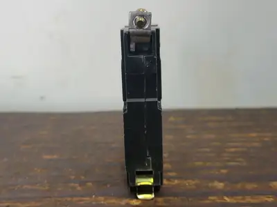 15 Amp, 1 Pole, 120/240 volts Circuit Breaker