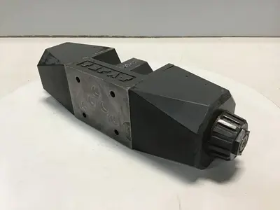 USED VICKERS DG4V-5-2C-M-U7L-H-7-40