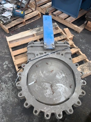 24" Orbinox Stainless Steel Knife Gate Valve, Hand Wheel Operated