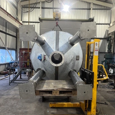 3200 L S/S Enclosed Tank