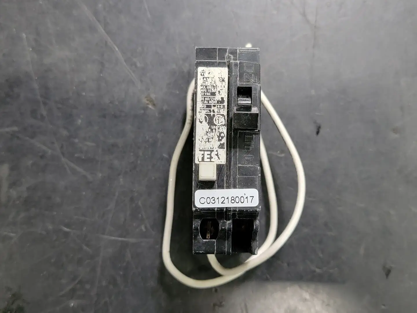 20 Amp, 2 Pole, 120 volts Circuit Breaker