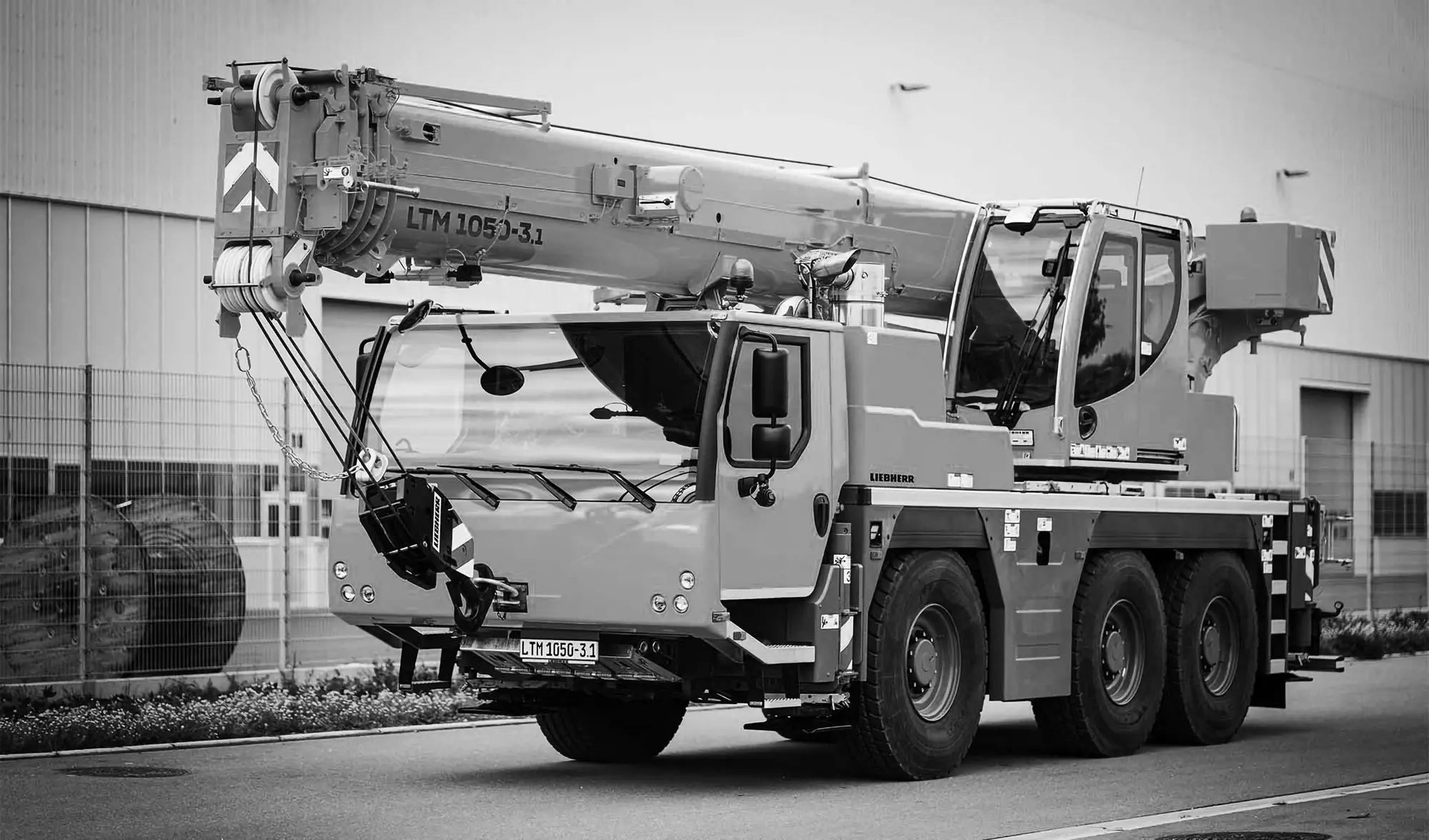 Used 2013 LIEBHERR LTM 1050-3.1 Rough Terrain Cranes Texas US | Uriquip #1421146