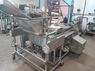 USED BELSHAW CENTRY DD200 / C300 GAS AUTOMATIC CAKE DONUT FRYER LINE