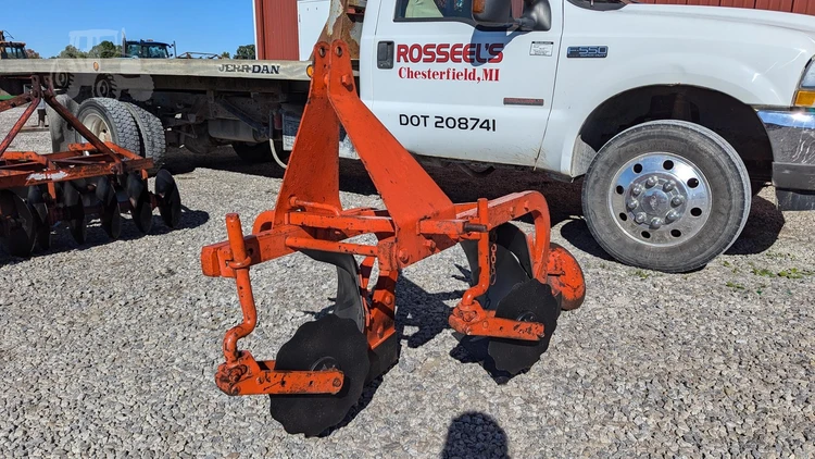 Used DEARBORN 10-156 Plows | Rosseel's Equipment Inc #720506