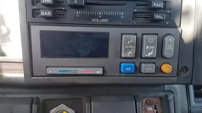 USED 2000 GMC C8500 TANDEM AXLE BED TRUCK