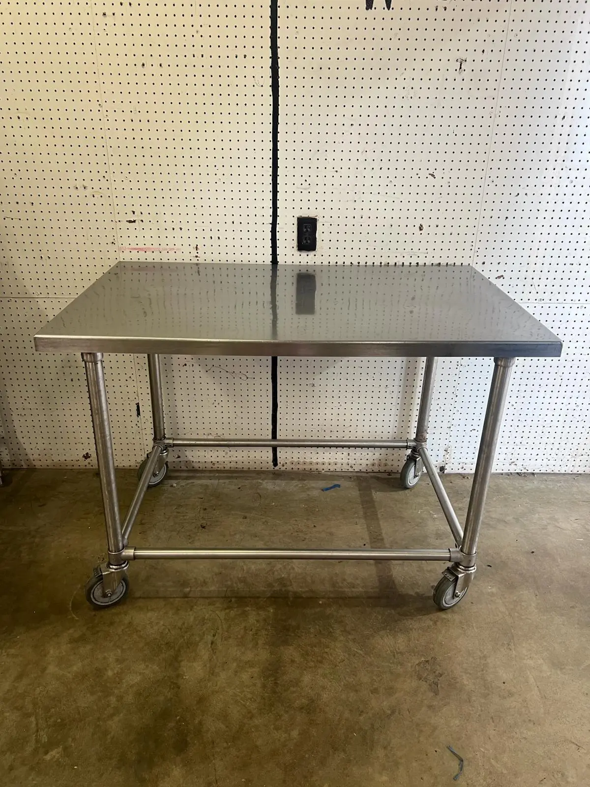 Used Falcon Restaurant Supply Used 48" X 30" Stainless Steel Table with Casters - WO1 Food Prep Tables Illinois US | Falcon Restaurant Supply #1375237