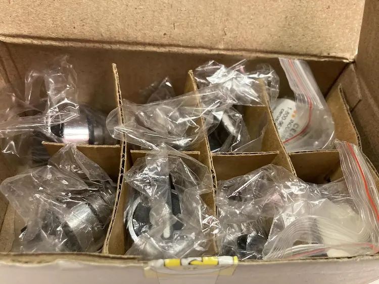 New | in-Stock CERUS RB2BD8 Miscellaneous Equipment (Electrical & Power) | Surplus Asset Holdings #1202580