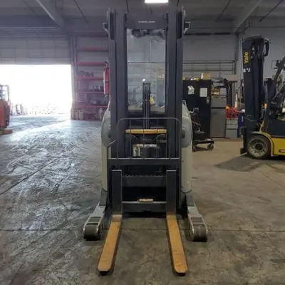 USED 2016 CROWN RR5725-45