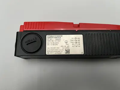 USED EUCHNER STA3A-2131A024M SAFETY SWITCH NEW