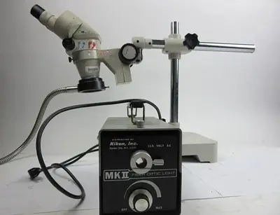 Nikon Microscope with fibre light
