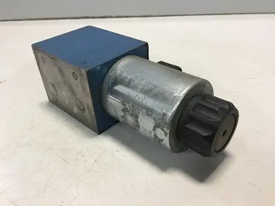 USED MANNESMANN REXROTH 4WE10EA33/CG24N9K4