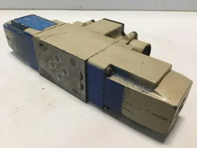 USED VICKERS DG4V30CPLT10JAS310