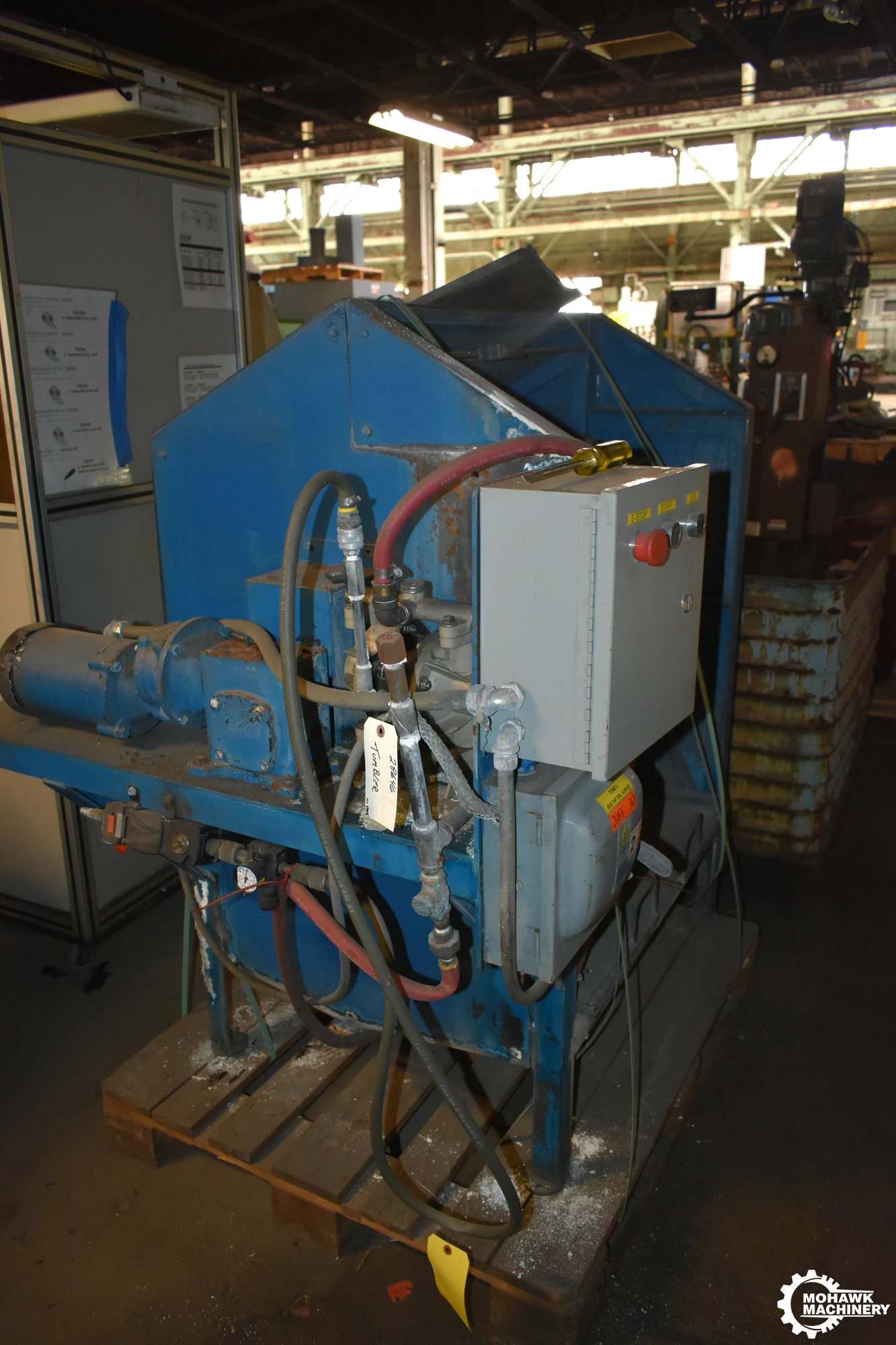 20" x 20" ROTARY BARREL PARTS TUMBLER DEBURRER w/ARO PNEUMATIC BLOW OFF VALVE - .33 HP BALDOR VARI-SPEED DRIVE
